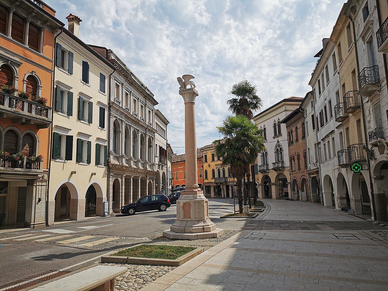 Portogruaro, via porticata del centro